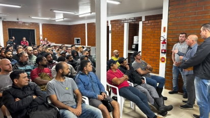 Sintrafite firma acordo que garante 40 horas semanais sem redução salarial a 250 trabalhadores da Irmãos Hort